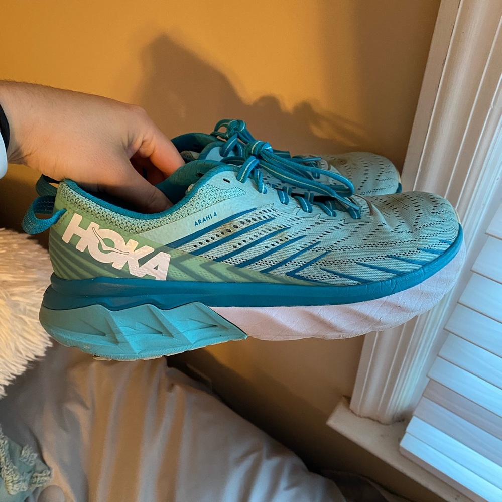Hokas